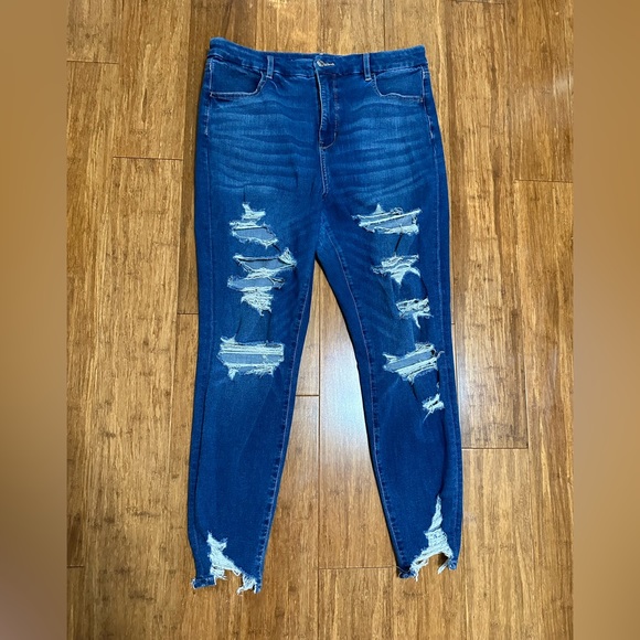 SOLD *.  American Eagle size 14 jeans - Picture 1 of 4